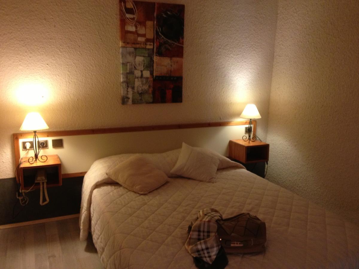 Hotel Cartusia Sarcenas 객실 사진